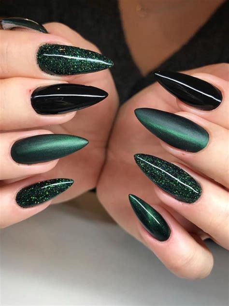 nail art with green and black|black and green acrylic nails.